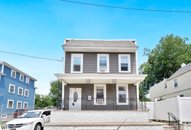 60 Welland Ave Property Photo 1