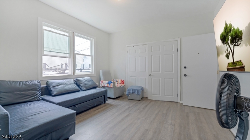 60 Welland Ave Property Photo 3