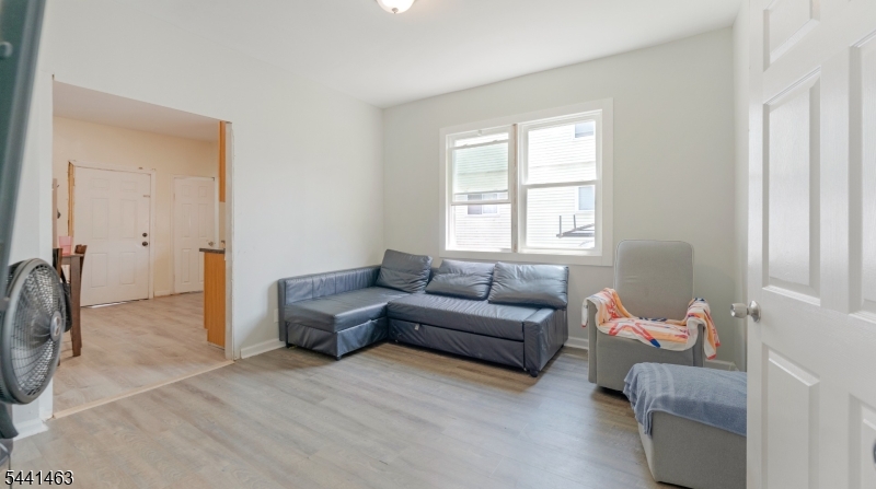 60 Welland Ave Property Photo 5