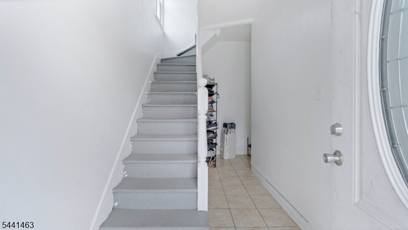 60 Welland Ave Property Photo 11