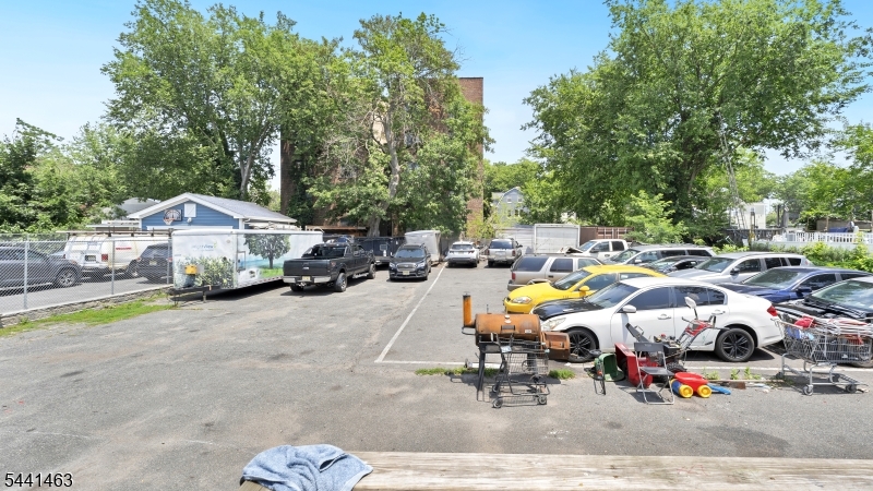 60 Welland Ave Property Photo 25