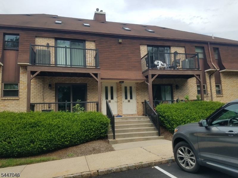 806 Yorkshire Dr Property Photo 1