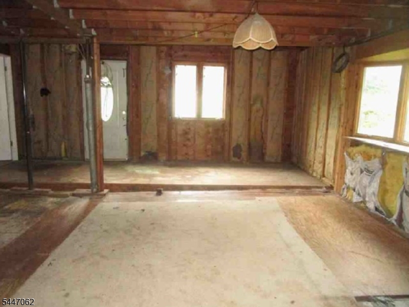 4040971 Property Photo 3