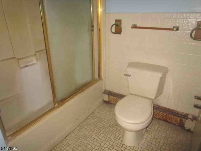 4040971 Property Photo 7