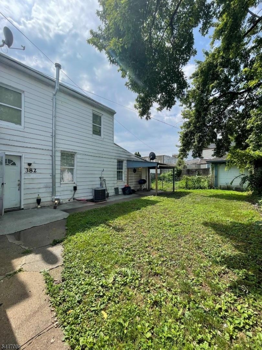 382 S Main St B Property Photo 1