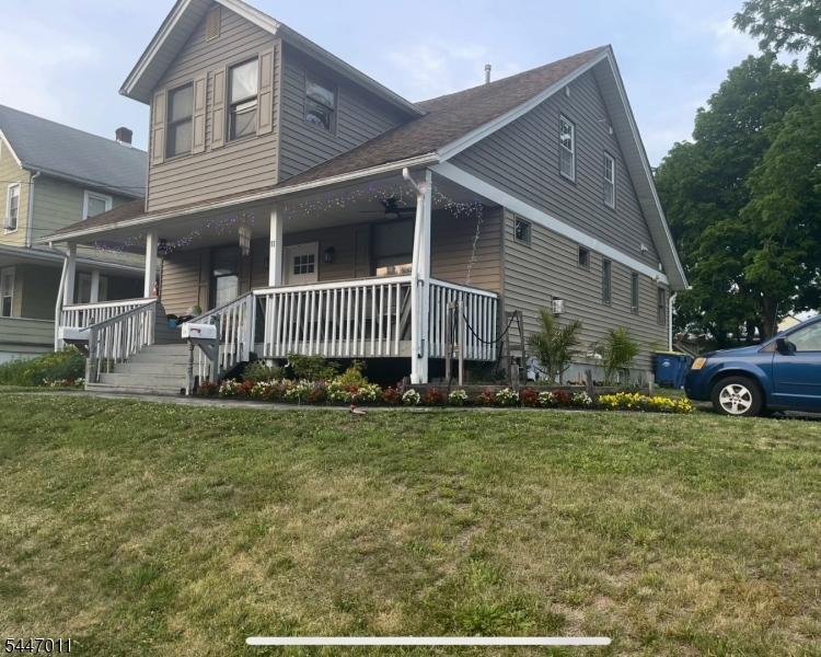 11 Gaston Ave Property Photo 1