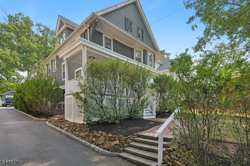 26 Mountain Ave Property Photo 4