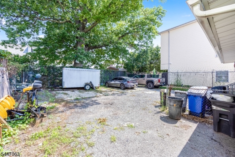 1083 Magnolia Ave Property Photo 7