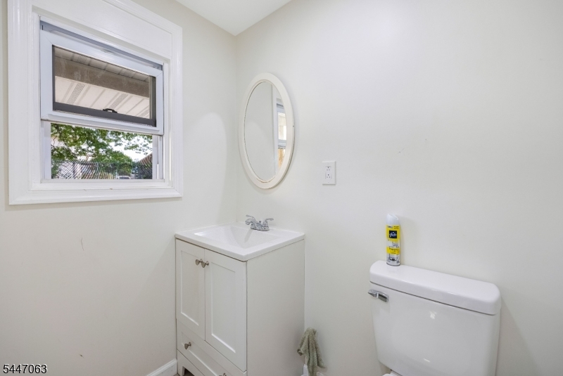 1083 Magnolia Ave Property Photo 9