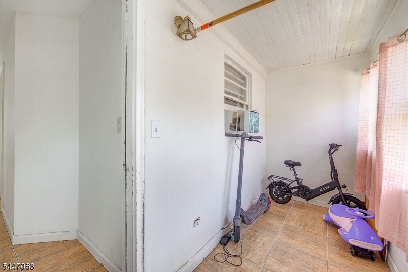 1083 Magnolia Ave Property Photo 17