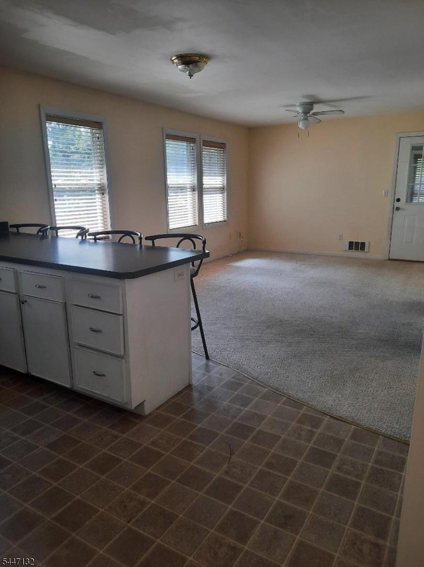 7 E Stuart St Property Photo 3