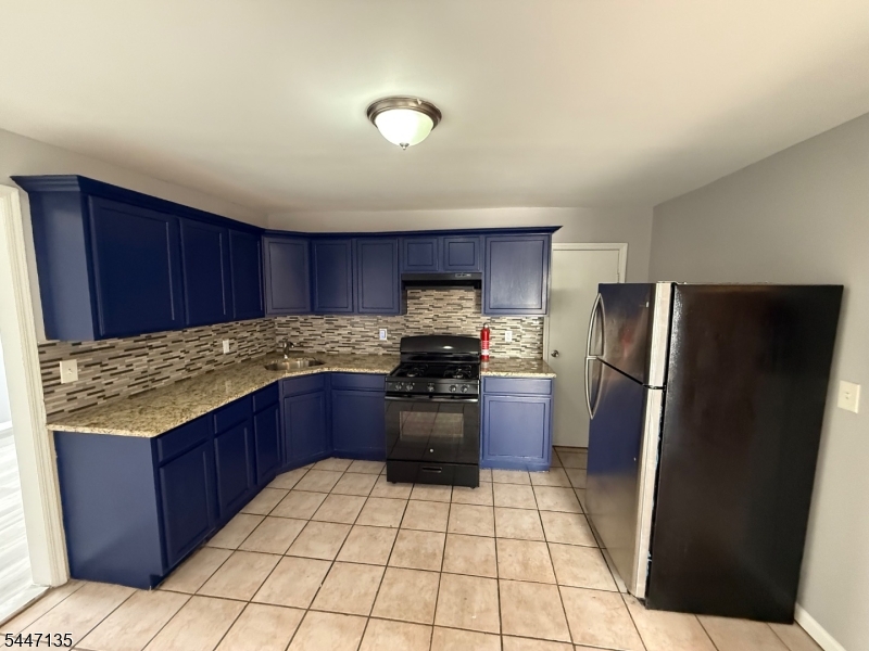244 1st St Property Photo 1