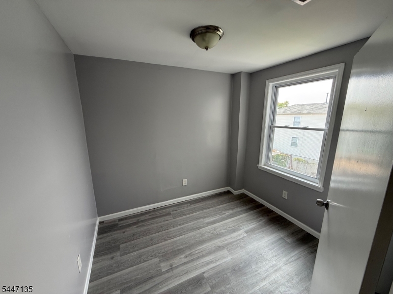 244 1st St Property Photo 5