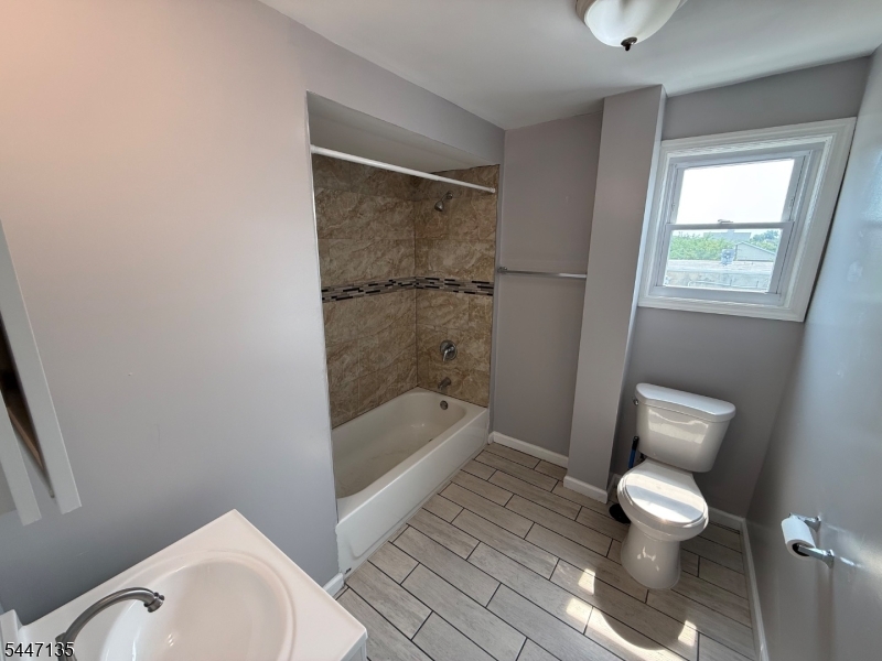 244 1st St Property Photo 8