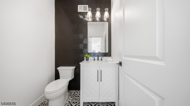 4 Hilltop Way Property Photo 11