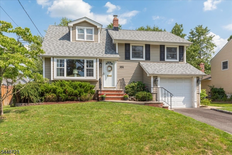 351 Retford Ave Property Photo 1