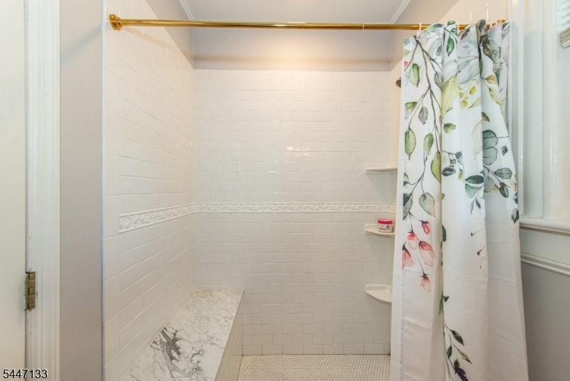 11 N Mountain Ave Property Photo 14
