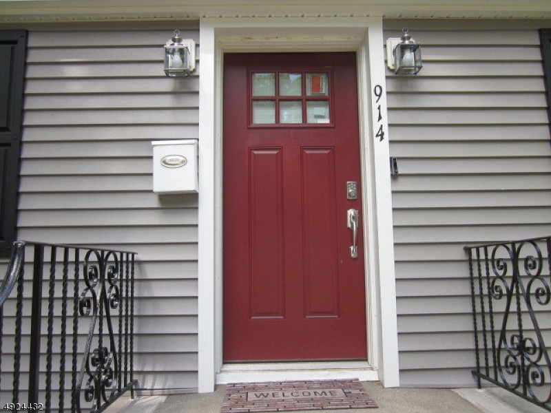 914 Oak St Property Photo 1