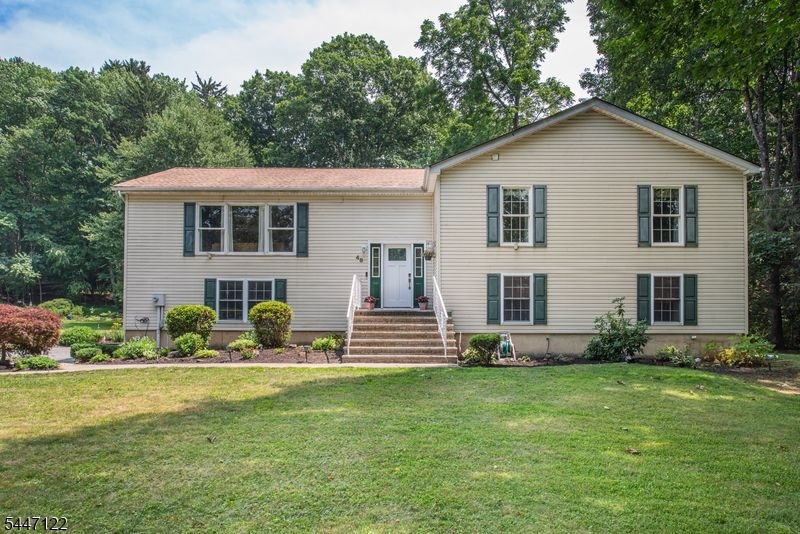 48 Green Ln Property Photo 1