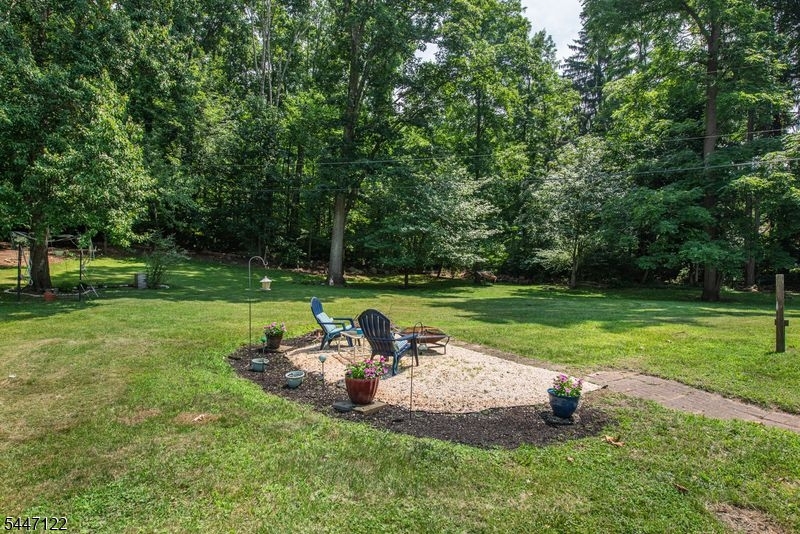 48 Green Ln Property Photo 20