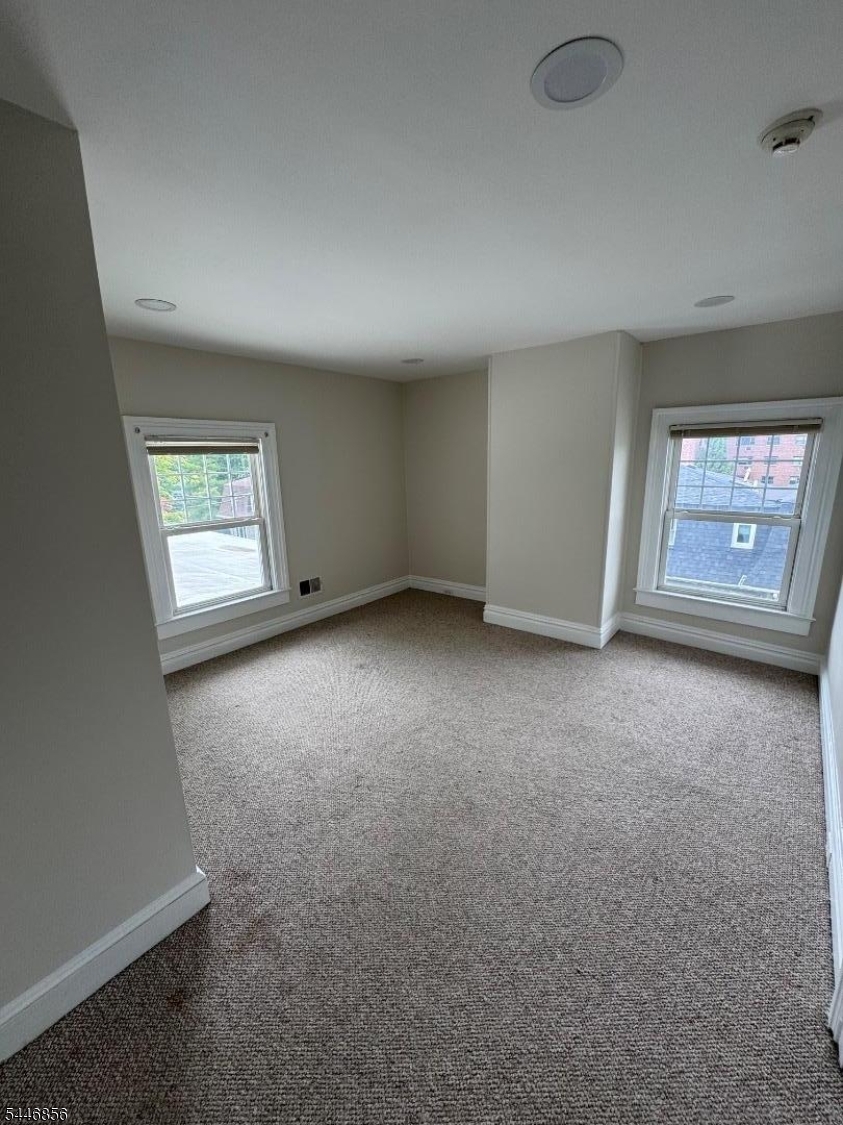 26 Franklin Pl 3 Property Photo 23
