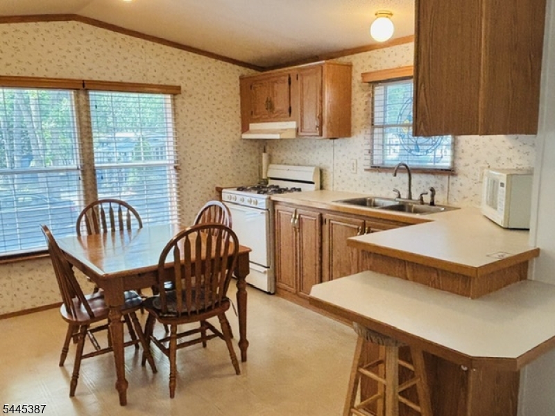 35 Roberts Road Property Photo 6