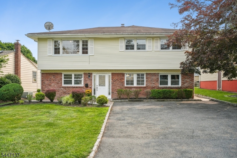 14 Mellon Ave Property Photo 2