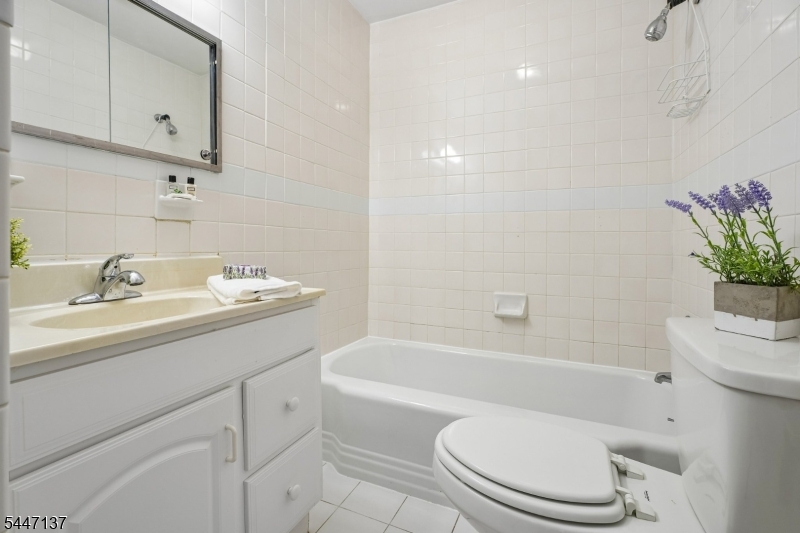 14 Mellon Ave Property Photo 8