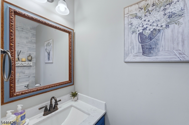 220 Learnington Way Property Photo 11