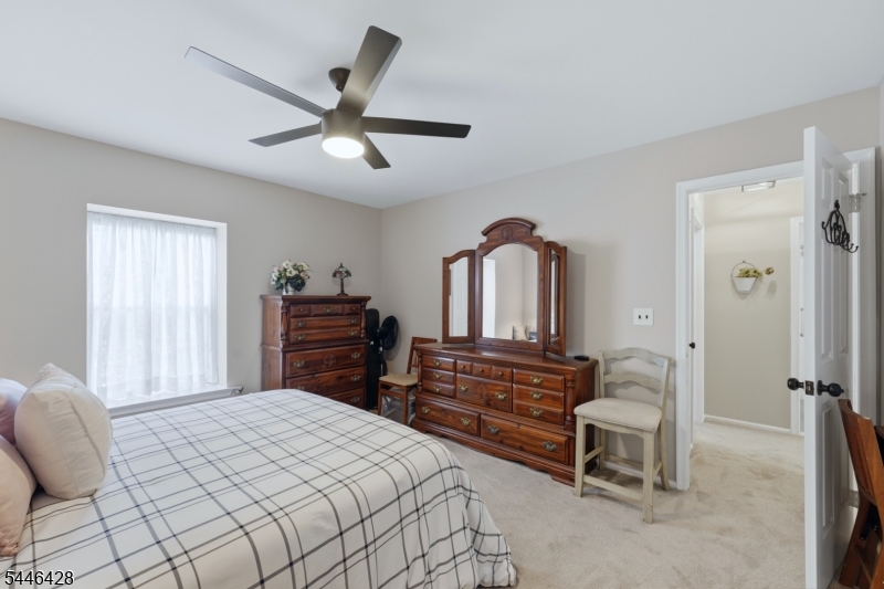 220 Learnington Way Property Photo 26