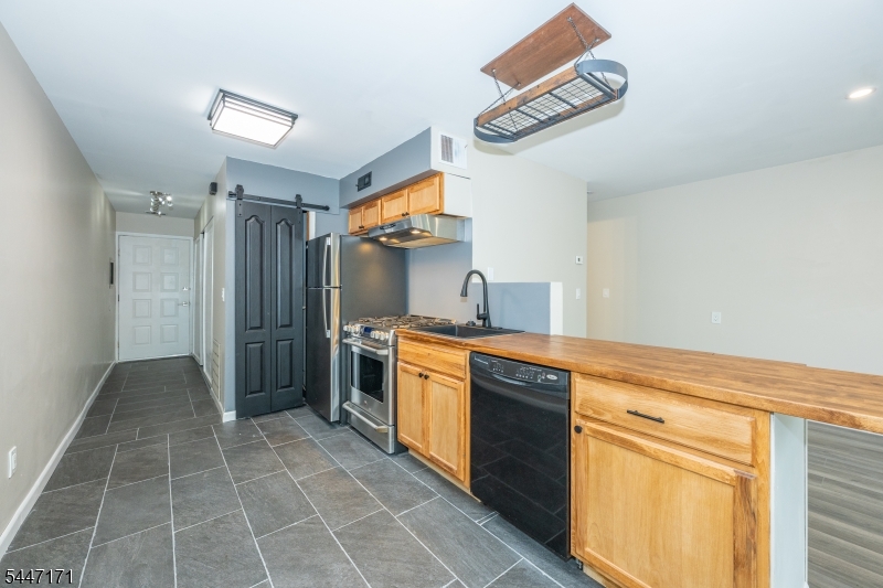 7 Sugar Loaf Ct 2 Property Photo 4
