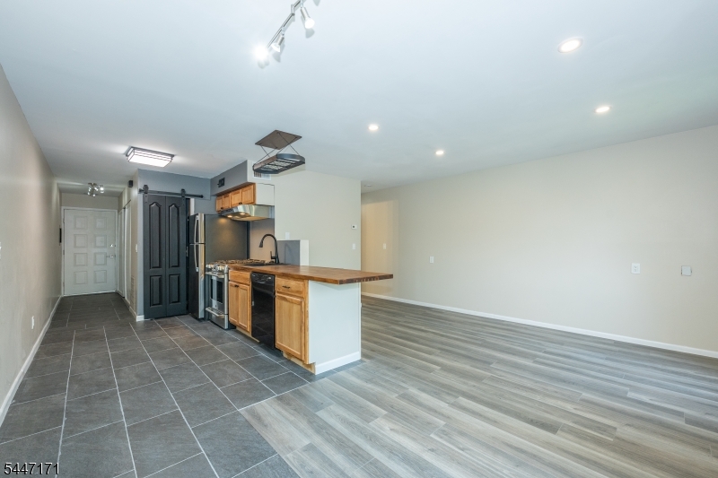 7 Sugar Loaf Ct 2 Property Photo 6