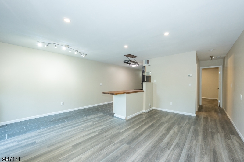 7 Sugar Loaf Ct 2 Property Photo 7