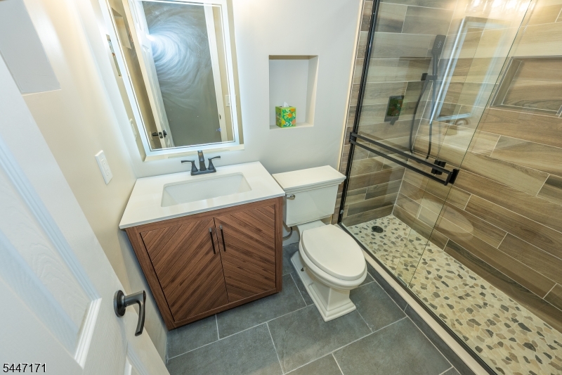 7 Sugar Loaf Ct 2 Property Photo 11