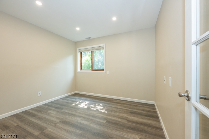 7 Sugar Loaf Ct 2 Property Photo 12