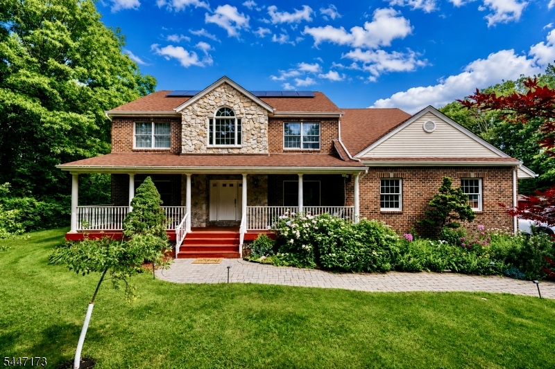 4 White Tail Ct Property Photo 1