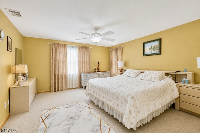 4 White Tail Ct Property Photo 16
