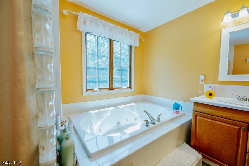 4 White Tail Ct Property Photo 19