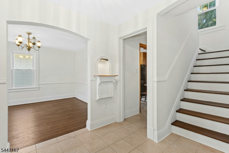 212 Central Ave Property Photo 5