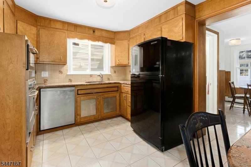 212 Central Ave Property Photo 13
