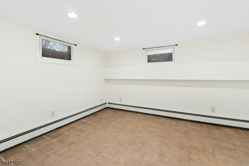 212 Central Ave Property Photo 31