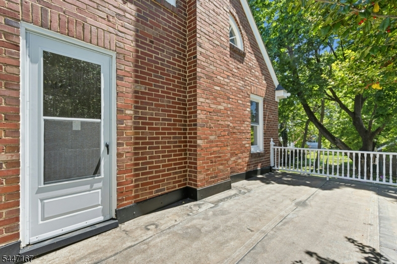 212 Central Ave Property Photo 34