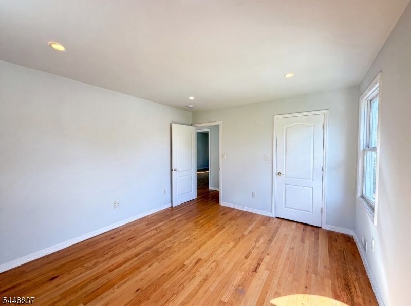 506 Lyons Rd Property Photo 4