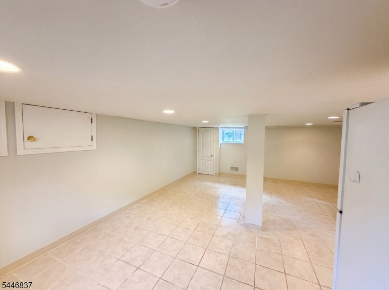 506 Lyons Rd Property Photo 17