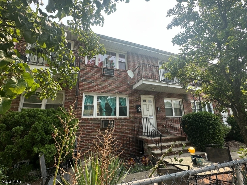 128 Highland Ave Property Photo 3