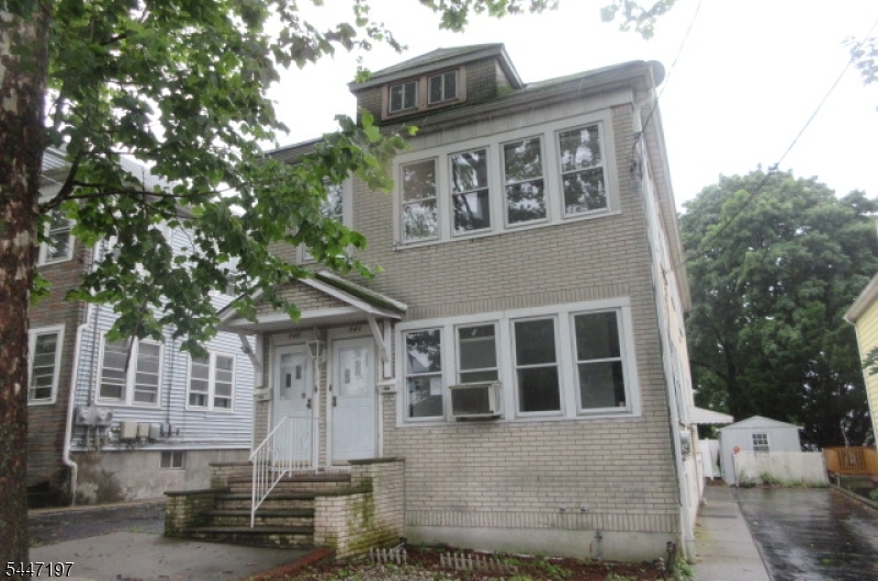 740 2nd Ave Property Photo 1