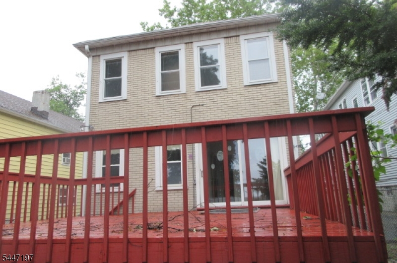 740 2nd Ave Property Photo 3