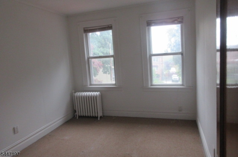 740 2nd Ave Property Photo 5