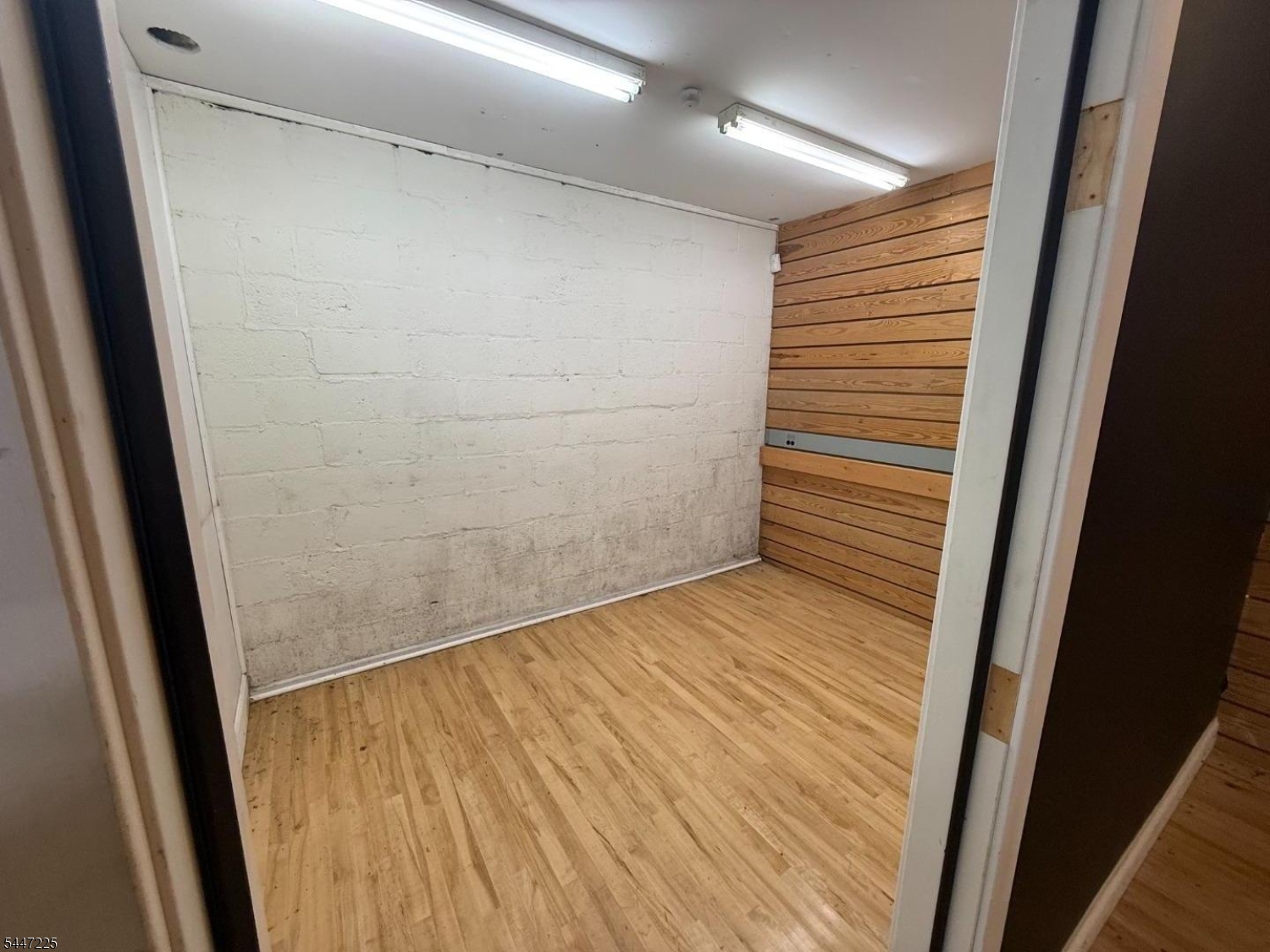 151 Plane St Property Photo 6