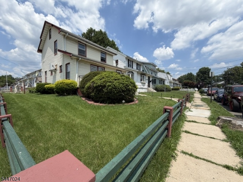 191 Hollywood Ave Property Photo 1